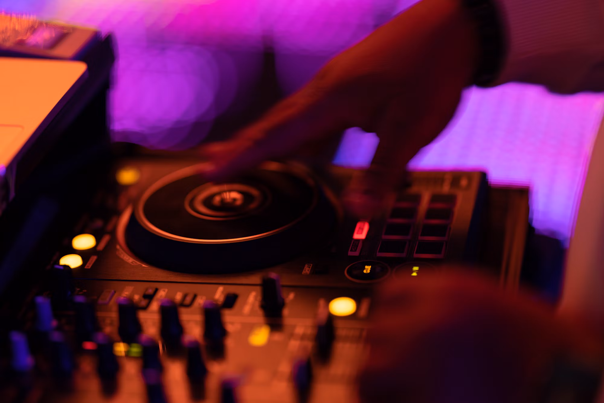 Exploring the Evolution of House Music: From Underground to Mainstream
